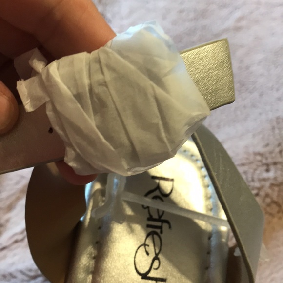 BNWT ladies size 8 silver wedge sandals by Refresh - Picture 5 of 7